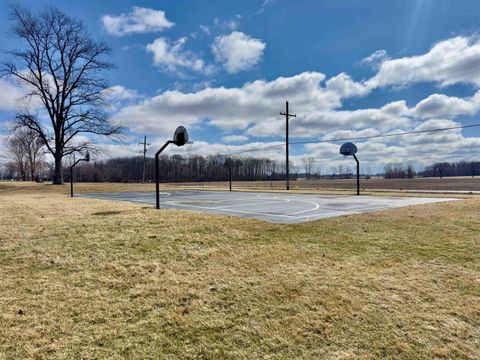 Tiny photo for 140 E Commerce Street, Macy, IN 46951 (MLS # 202606551)