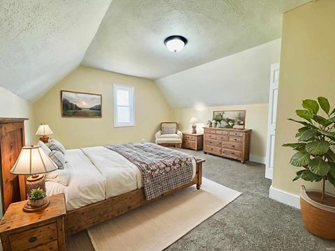 Tiny photo for 140 E Commerce Street, Macy, IN 46951 (MLS # 202606551)