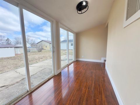 Tiny photo for 140 E Commerce Street, Macy, IN 46951 (MLS # 202606551)