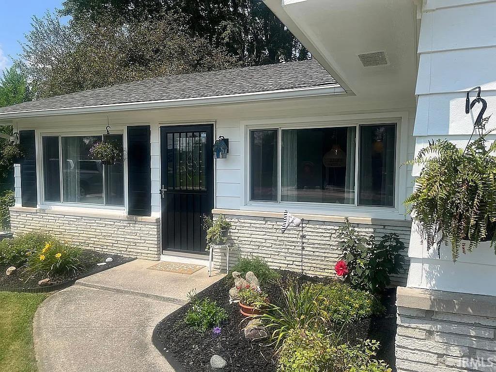 Photo of 313 Sara Drive, New Haven, IN 46774 (MLS # 202633977)
