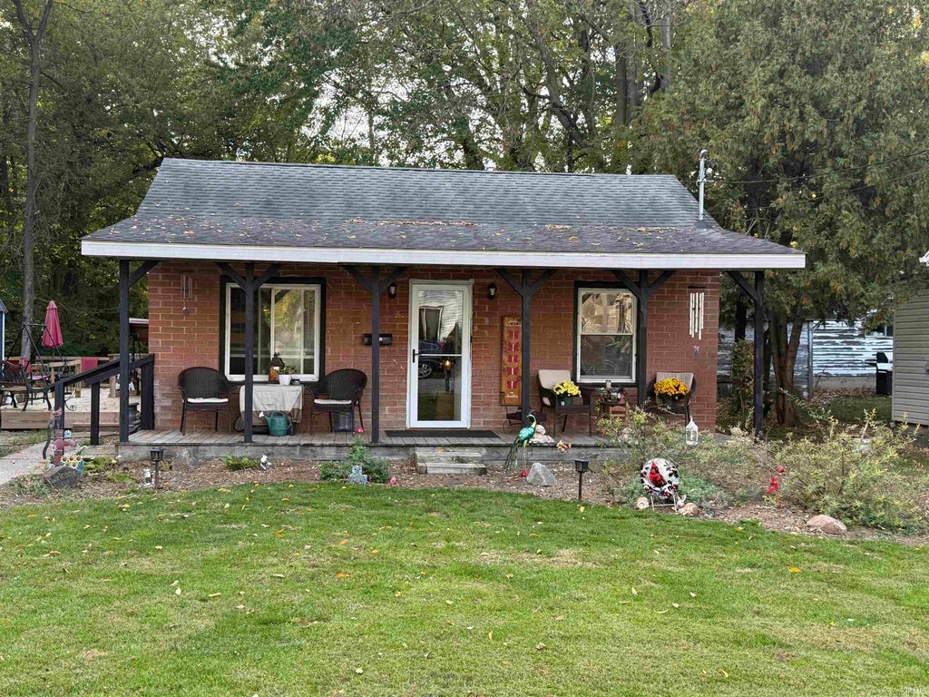 Photo of 1437 Treen Street, Logansport, IN 46947 (MLS # 202644121)