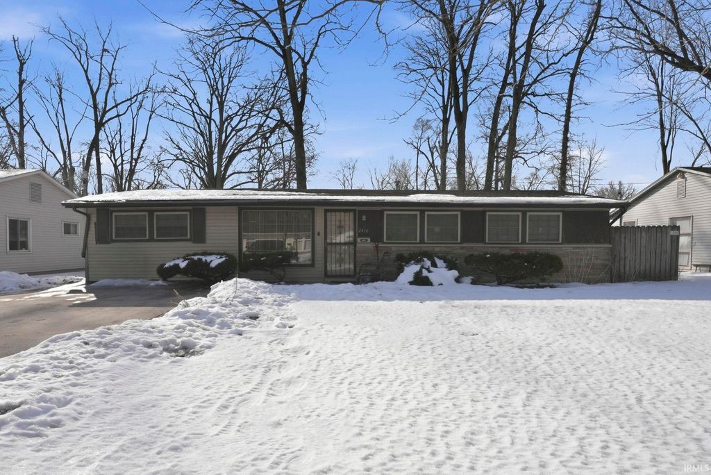 Photo of 2416 Drexel Avenue, Fort Wayne, IN 46806 (MLS # 202604595)