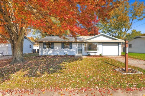 Photo of 8239 Oklahoma Trail, Fort Wayne, IN 46815 (MLS # 202644914)
