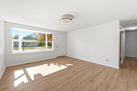 Tiny photo for 8239 Oklahoma Trail, Fort Wayne, IN 46815 (MLS # 202644914)