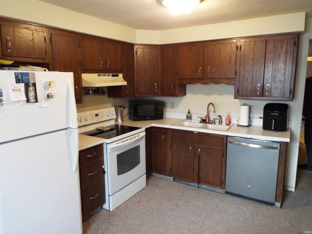 Photo of 1110 Trick Avenue, Fort Wayne, IN 46808 (MLS # 202548836)