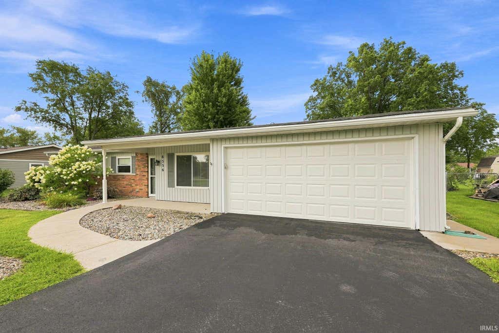 Photo of 6536 Velmar Drive, Fort Wayne, IN 46835 (MLS # 202632896)