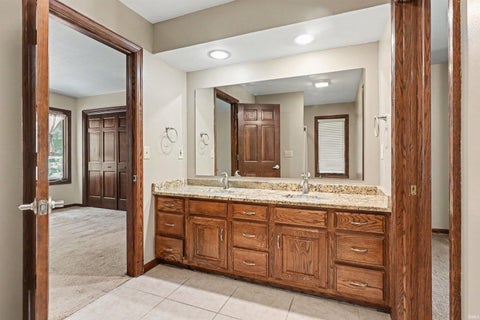 Tiny photo for 51125 Midlothian Court, Granger, IN 46530 (MLS # 202627824)