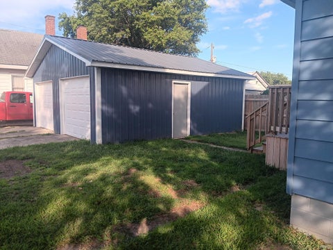 Tiny photo for 1502 Main Street, Vincennes, IN 47591 (MLS # 202635581)