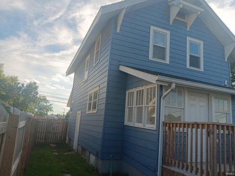 Tiny photo for 1502 Main Street, Vincennes, IN 47591 (MLS # 202635581)