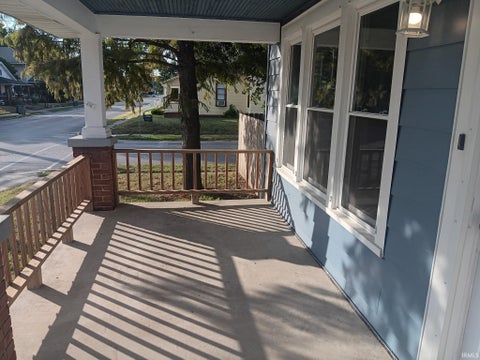 Tiny photo for 1502 Main Street, Vincennes, IN 47591 (MLS # 202635581)