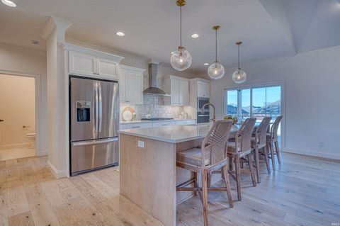 Tiny photo for 8818 Jenkins Drive, Evansville, IN 47725 (MLS # 202549689)