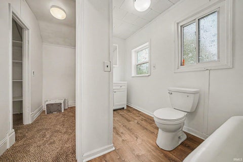 Tiny photo for 138 W Broadway Street, Mishawaka, IN 46545 (MLS # 202622785)