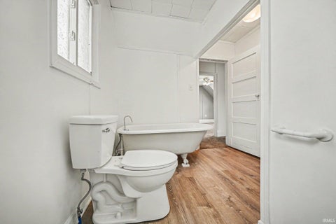 Tiny photo for 138 W Broadway Street, Mishawaka, IN 46545 (MLS # 202622785)