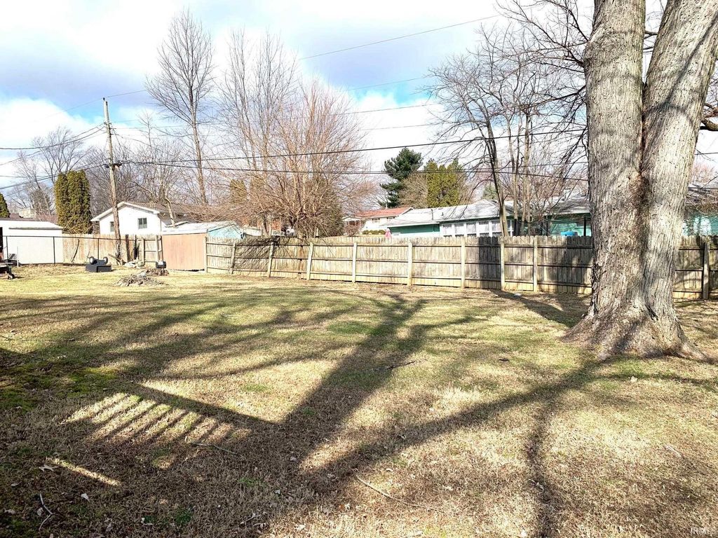 Photo of 4182 W Broadway Avenue, Bloomington, IN 47403 (MLS # 202605440)