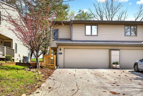 Photo of 9557 S Lake Ridge Drive #140, Bloomington, IN 47401 (MLS # 202611702)