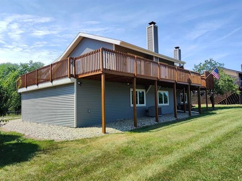 Photo of 2062 N 130 W, Angola, IN 46703 (MLS # 202611497)