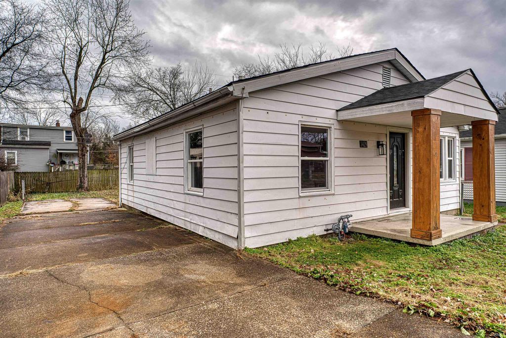 Photo of 3429 Wansford Avenue, Evansville, IN 47711 (MLS # 202549116)