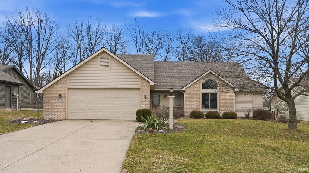Photo of 11034 Old Oak Trail, Fort Wayne, IN 46845 (MLS # 202607116)