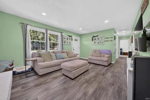 Tiny photo for 313 W Northern Avenue, Logansport, IN 46947 (MLS # 202634846)