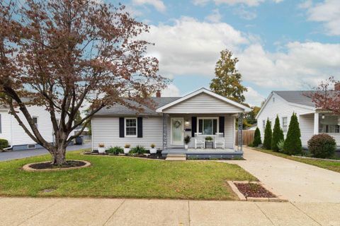 Photo of 2318 E Franklin Street, Evansville, IN 47711 (MLS # 202543618)