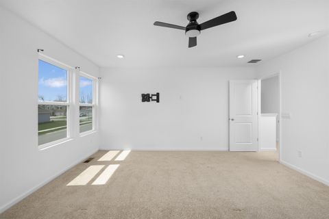 Tiny photo for 728 Alquin Court, Huntertown, IN 46748 (MLS # 202613560)