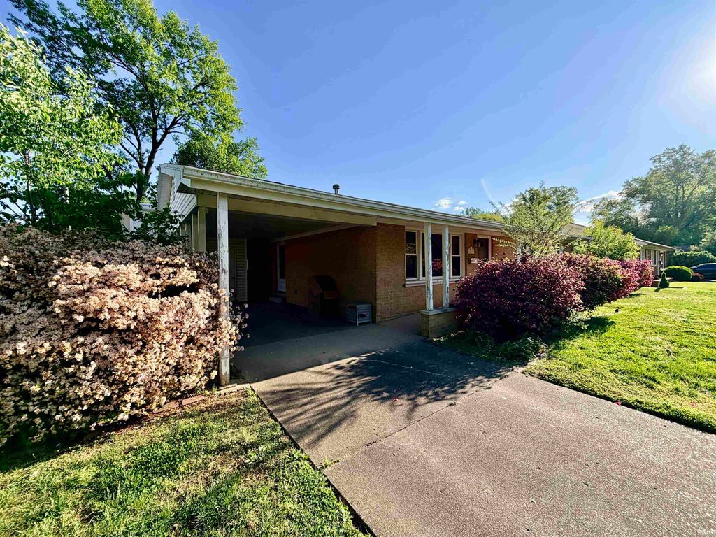 Photo of 2118 Mahrendale Avenue, Evansville, IN 47714 (MLS # 202613935)