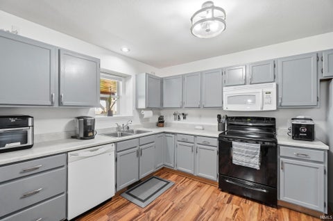 Tiny photo for 830 Stockwillow Court, Huntertown, IN 46748 (MLS # 202641580)