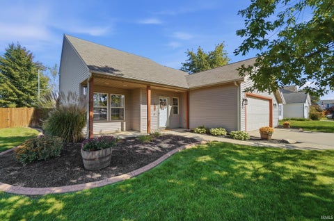 Tiny photo for 830 Stockwillow Court, Huntertown, IN 46748 (MLS # 202641580)