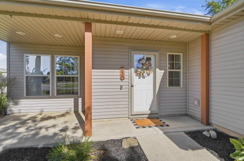 Tiny photo for 830 Stockwillow Court, Huntertown, IN 46748 (MLS # 202641580)