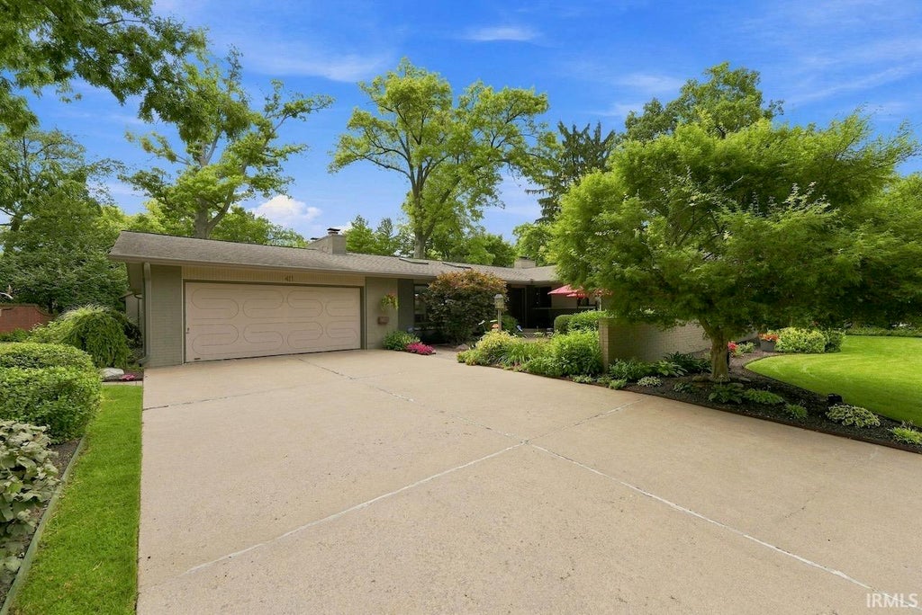 Photo of 411 N Wildwood Lane, Muncie, IN 47304 (MLS # 202630197)