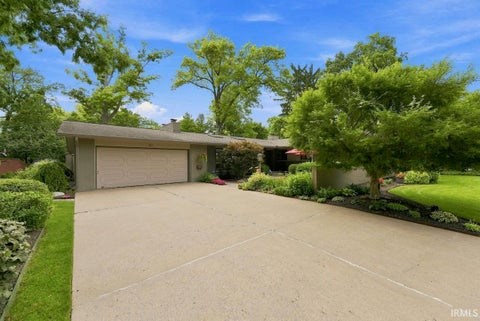 Tiny photo for 411 N Wildwood Lane, Muncie, IN 47304 (MLS # 202630197)