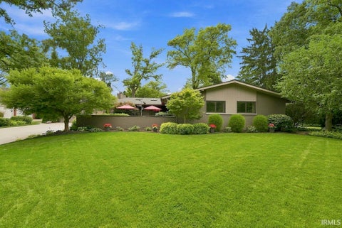 Tiny photo for 411 N Wildwood Lane, Muncie, IN 47304 (MLS # 202630197)