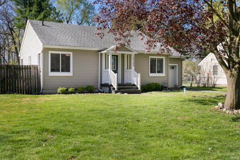 Photo of 19560 Eaton Avenue, South Bend, IN 46637 (MLS # 202614715)