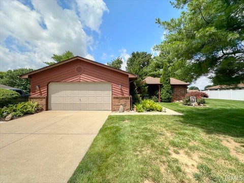 Photo of 1309 RUHL MEADOWS Court, Kokomo, IN 46902 (MLS # 202625207)