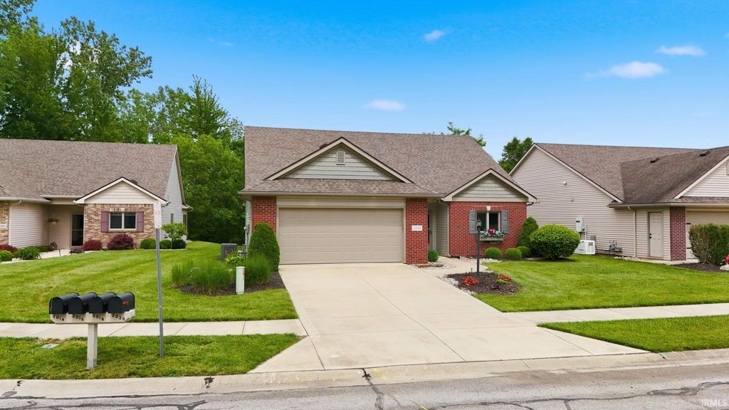 Photo of 2014 Cortland Lane, Kendallville, IN 46755 (MLS # 202618782)