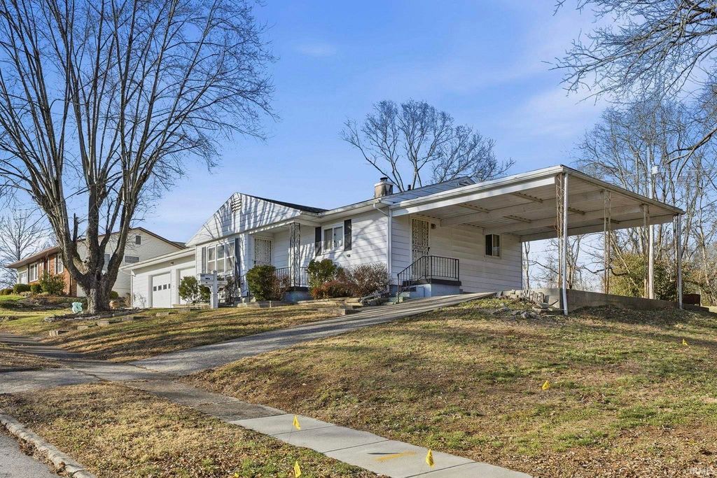 Photo of 411 Eastview Drive, Bedford, IN 47421 (MLS # 202600871)