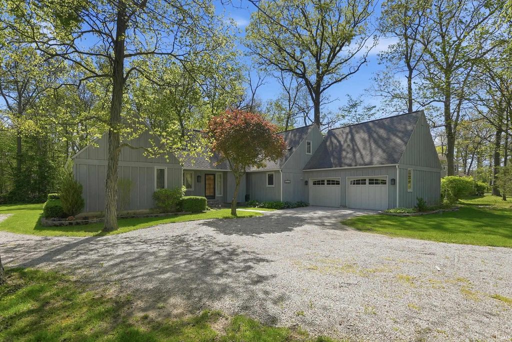 Photo of 16716 Wappes Road, Churubusco, IN 46723 (MLS # 202617359)