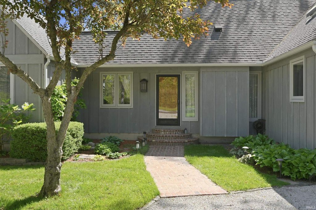 Photo of 16716 Wappes Road, Churubusco, IN 46723 (MLS # 202617359)