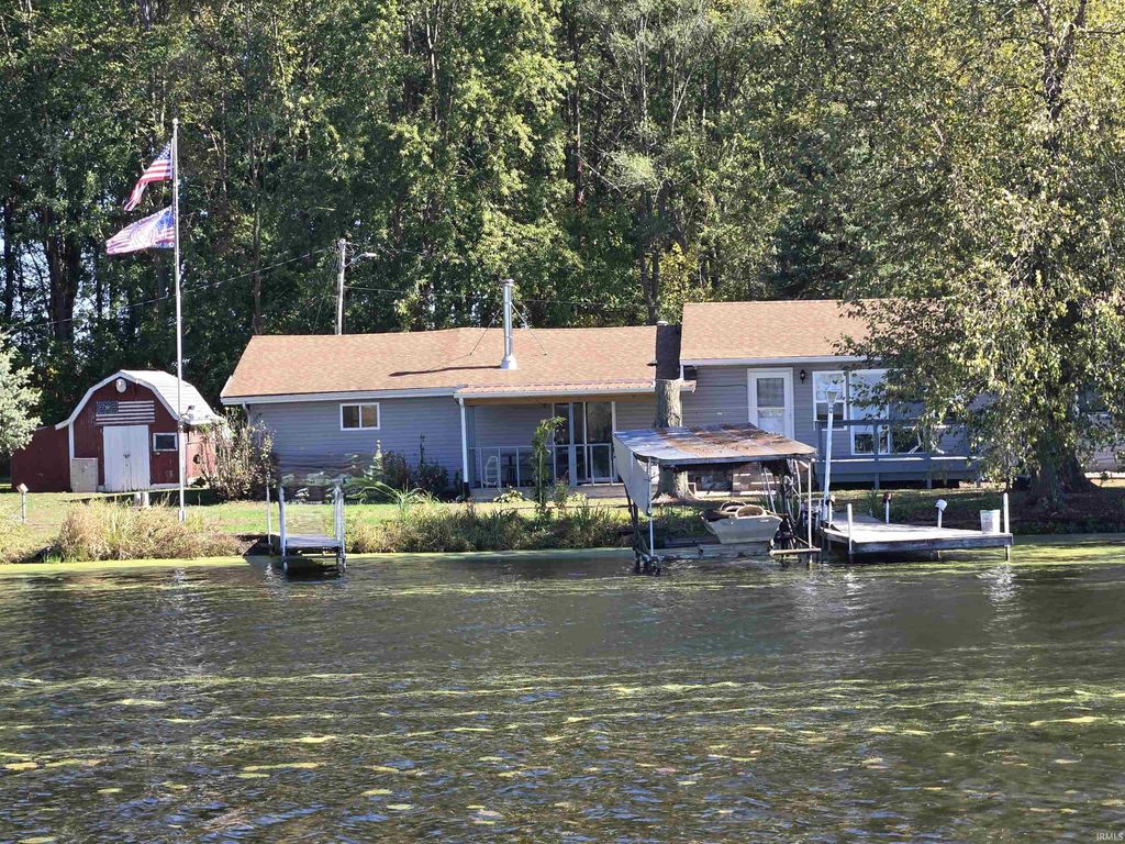 Photo of 3078 E BOLLER Court, Monticello, IN 47959 (MLS # 202537510)