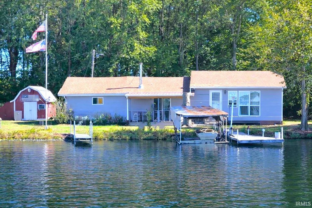 Photo of 3078 E BOLLER Court, Monticello, IN 47959 (MLS # 202537510)