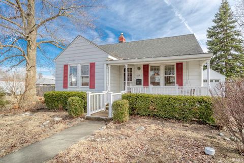 Photo of 619 S 29th Street, Lafayette, IN 47904 (MLS # 202604431)