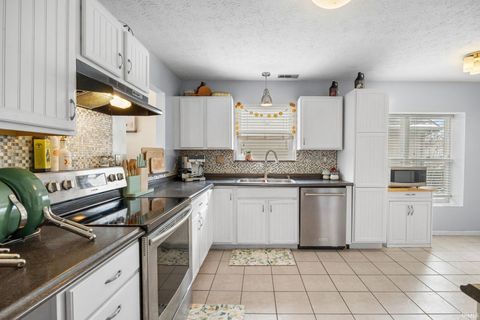 Tiny photo for 318 Cromwell Court, Lafayette, IN 47909 (MLS # 202608818)