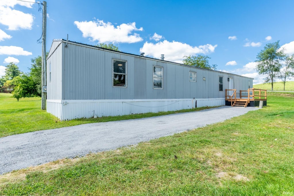 Photo of 40 Ln 101a Big Turkey Lake Lk, Lagrange, IN 46761 (MLS # 202634912)