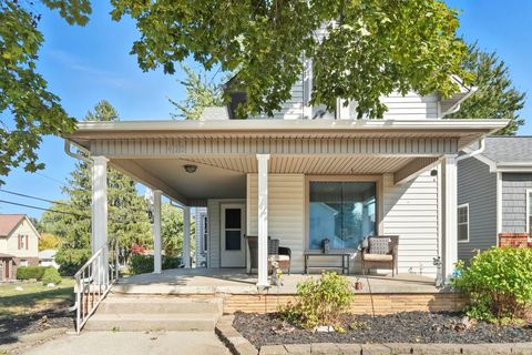 Photo of 410 N Cedar Street, Auburn, IN 46706 (MLS # 202600349)