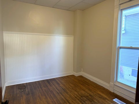 Tiny photo for 208 Morgan Street, Crawfordsville, IN 47933 (MLS # 202644888)