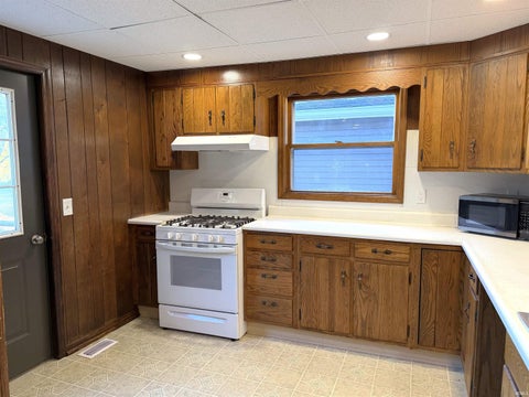 Tiny photo for 208 Morgan Street, Crawfordsville, IN 47933 (MLS # 202644888)