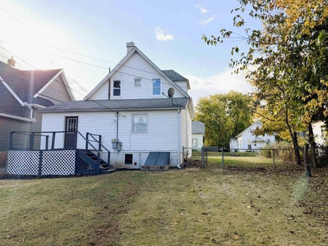 Tiny photo for 208 Morgan Street, Crawfordsville, IN 47933 (MLS # 202644888)