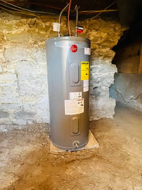 Tiny photo for 25 E Franklin Street, Peru, IN 46970 (MLS # 202546159)