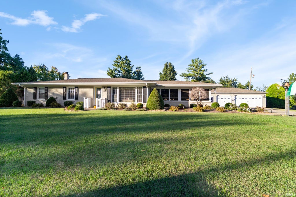 Photo of 9301 Farmington Drive, Evansville, IN 47712 (MLS # 202644045)