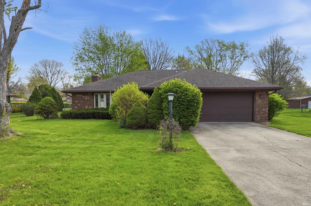 Photo of 304 N Bayberry Lane, Muncie, IN 47304 (MLS # 202613011)